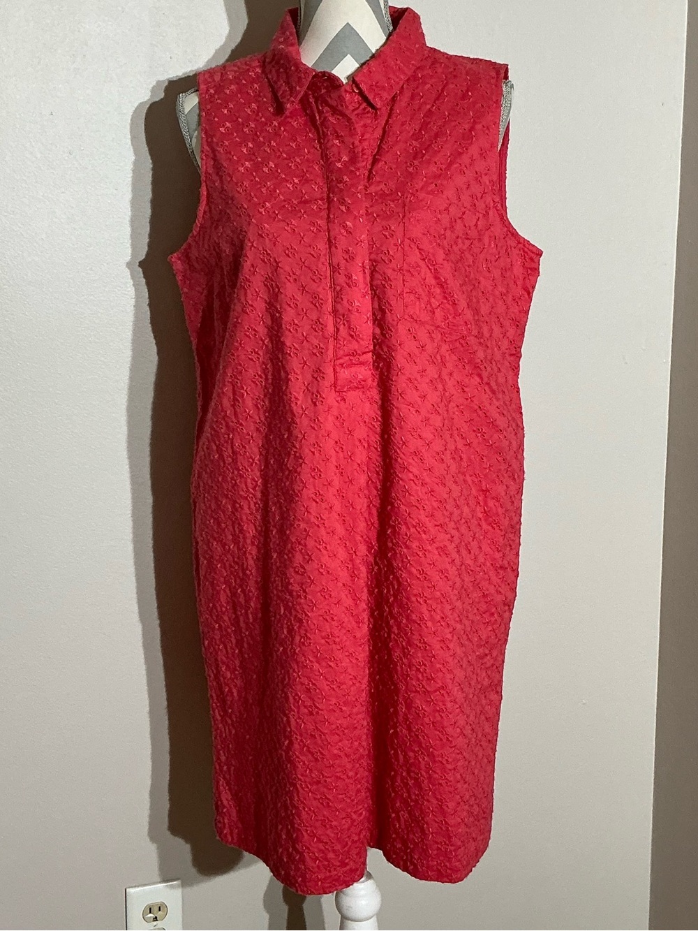 Liz Claiborne Sleeveless Collared Coral Midi Dress w/pockets!!